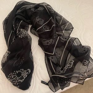 Alexander McQueen skull scarf